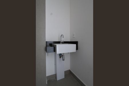 Banheiro de kitnet/studio à venda com 1 quarto, 25m² em Vila Olímpia, São Paulo