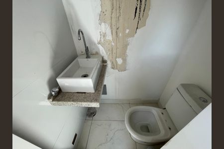 Casa à venda com 230m², 3 quartos e 3 vagas Casa à venda com 230m², 3 quartos e 3 vagasBanheiro 3