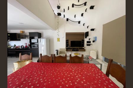 Sala de casa à venda com 3 quartos, 230m² em Rio Pequeno, São Paulo