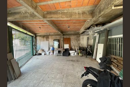 Casa à venda com 230m², 3 quartos e 3 vagas Casa à venda com 230m², 3 quartos e 3 vagasGaragem