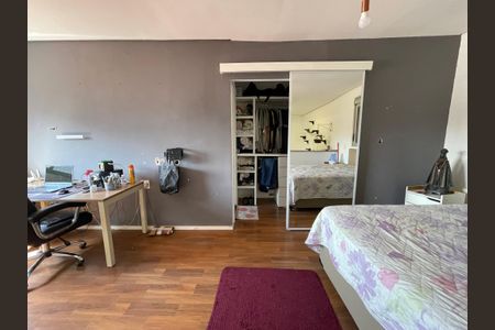 Casa à venda com 230m², 3 quartos e 3 vagas Casa à venda com 230m², 3 quartos e 3 vagasQuarto 2