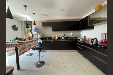 Casa à venda com 230m², 3 quartos e 3 vagas Casa à venda com 230m², 3 quartos e 3 vagasCozinha