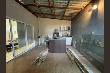 Casa à venda com 230m², 3 quartos e 3 vagas Casa à venda com 230m², 3 quartos e 3 vagasChurrasqueira