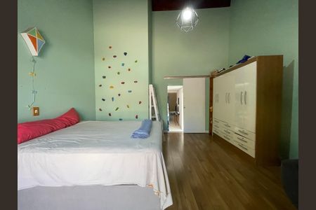 Casa à venda com 230m², 3 quartos e 3 vagas Casa à venda com 230m², 3 quartos e 3 vagasQuarto 1