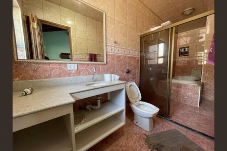 Casa à venda com 230m², 3 quartos e 3 vagas Casa à venda com 230m², 3 quartos e 3 vagasBanheiro 2