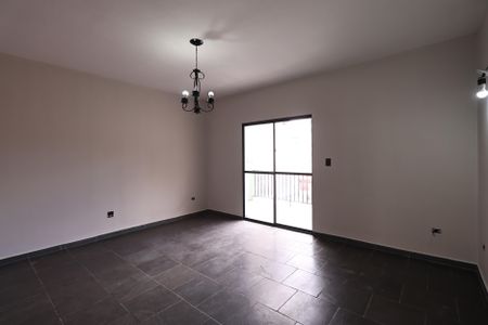 Casa à venda com 235m², 3 quartos e 7 vagasSala