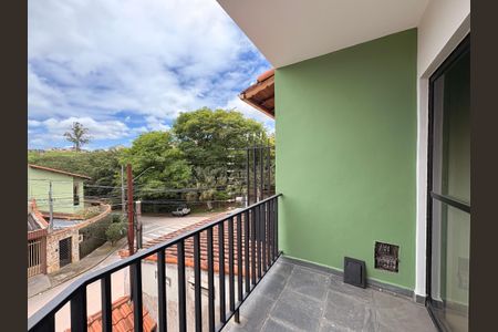 Casa à venda com 235m², 3 quartos e 7 vagasSacada da suíte 