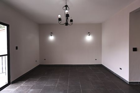 Casa à venda com 235m², 3 quartos e 7 vagasSala