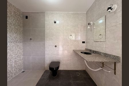 Casa à venda com 235m², 3 quartos e 7 vagasBanheiro da suíte 