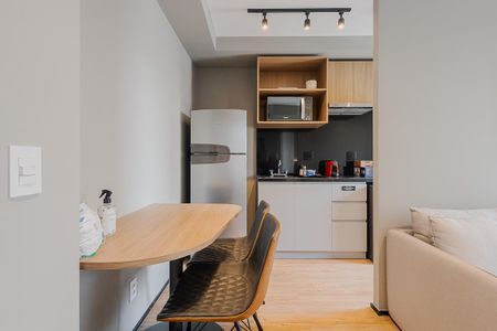 Apartamento à venda com 30m², 1 quarto e sem vaga Apartamento à venda com 30m², 1 quarto e sem vagaCozinha e Área de Serviço