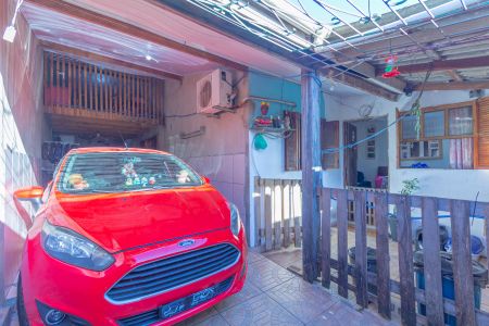 Casa à venda com 150m², 3 quartos e 2 vagas Casa à venda com 150m², 3 quartos e 2 vagasFachada e garagem