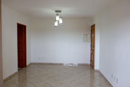 Apartamento para alugar com 74m², 3 quartos e 1 vagasala