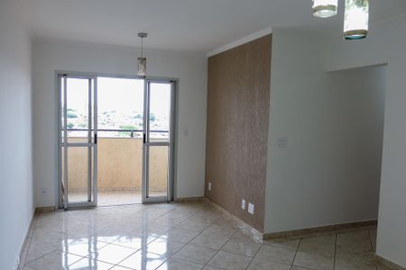 Apartamento para alugar com 74m², 3 quartos e 1 vagasala