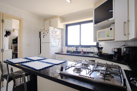 Apartamento à venda com 180m², 3 quartos e 3 vagasCozinha