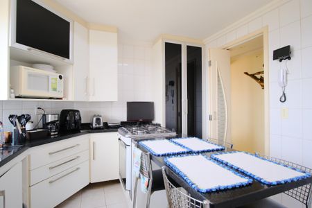 Apartamento à venda com 180m², 3 quartos e 3 vagasCozinha