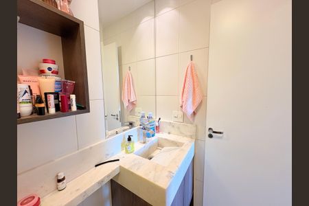 Apartamento à venda com 67m², 2 quartos e 1 vagaBanheiro da Suíte