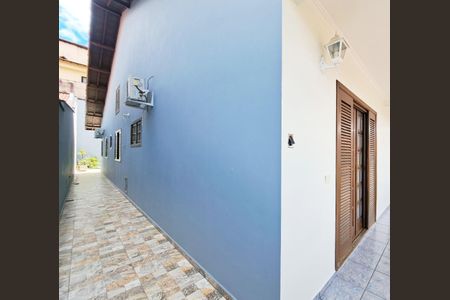 Casa à venda com 248m², 5 quartos e 6 vagas Casa à venda com 248m², 5 quartos e 6 vagasQuintal
