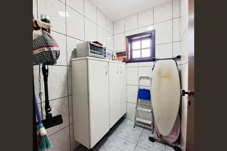 Casa à venda com 248m², 5 quartos e 6 vagas Casa à venda com 248m², 5 quartos e 6 vagasDespensa