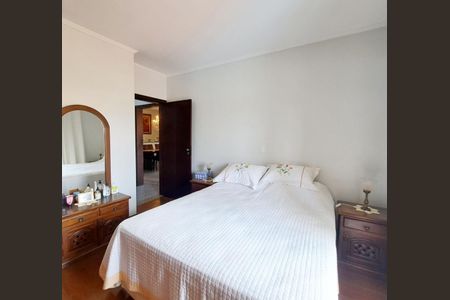 Casa à venda com 248m², 5 quartos e 6 vagas Casa à venda com 248m², 5 quartos e 6 vagasQuarto Suíte