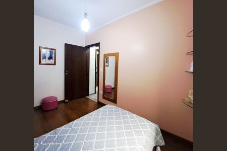 Casa à venda com 248m², 5 quartos e 6 vagas Casa à venda com 248m², 5 quartos e 6 vagasQuarto 3