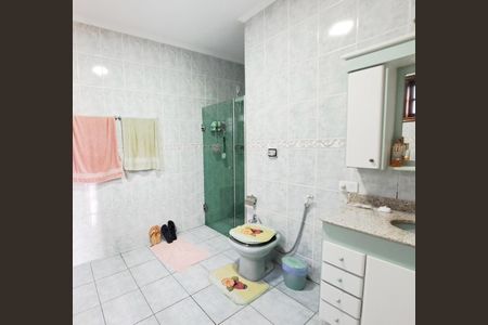 Casa à venda com 248m², 5 quartos e 6 vagas Casa à venda com 248m², 5 quartos e 6 vagasBanheiro da Suíte