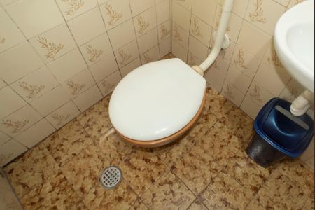 Casa à venda com 190m², 10 quartos e sem vagaBanheiro da Suíte