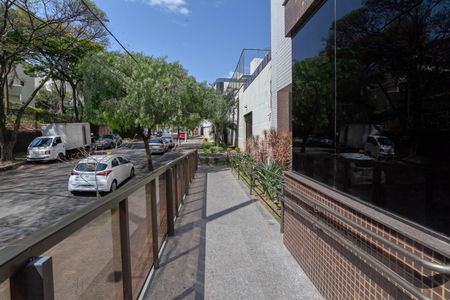 Apartamento à venda com 152m², 3 quartos e 2 vagasEntrada