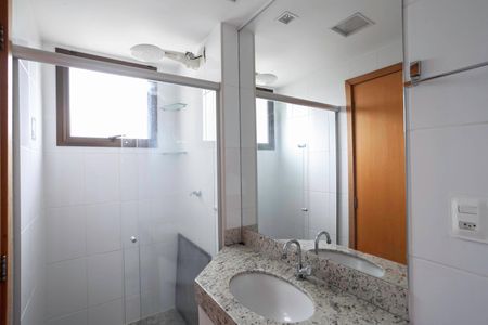 Apartamento à venda com 152m², 3 quartos e 2 vagasBanheiro da suíte