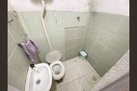 Banheiro de kitnet/studio para alugar com 1 quarto, 25m² em Engenho de Dentro, Rio de Janeiro