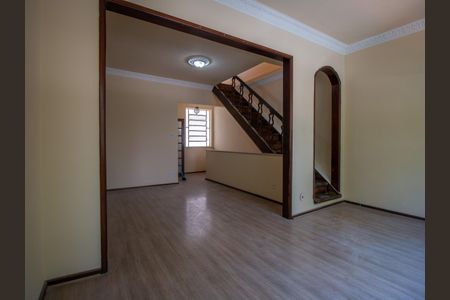 Apartamento para alugar com 160m², 4 quartos e sem vaga Apartamento para alugar com 160m², 4 quartos e sem vagaSala