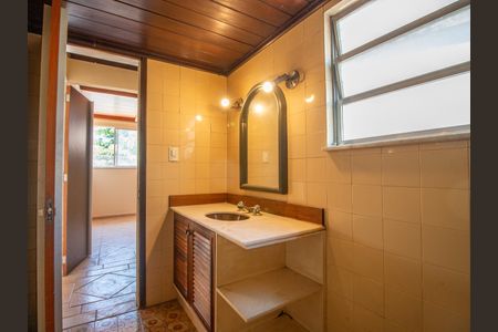 Apartamento para alugar com 160m², 4 quartos e sem vaga Apartamento para alugar com 160m², 4 quartos e sem vagaBanheiro 1