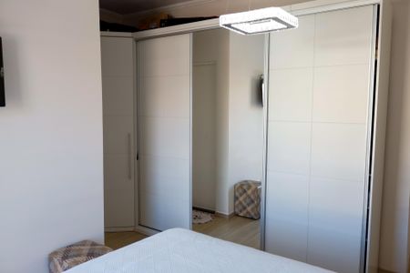 Casa à venda com 238m², 4 quartos e 5 vagas Casa à venda com 238m², 4 quartos e 5 vagasQuarto 3 - Suíte