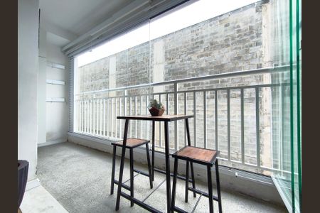 Apartamento para alugar com 74m², 1 quarto e 1 vagaVaranda