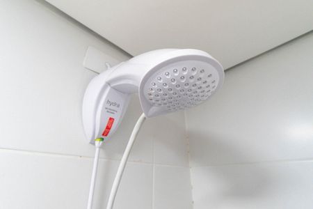 Banheiro de kitnet/studio para alugar com 1 quarto, 24m² em Jabaquara, São Paulo