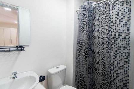 Banheiro de kitnet/studio para alugar com 1 quarto, 24m² em Jabaquara, São Paulo