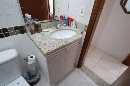Apartamento para alugar com 72m², 2 quartos e 2 vagasBanheiro Social
