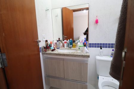 Apartamento para alugar com 72m², 2 quartos e 2 vagasBanheiro do Quarto 2