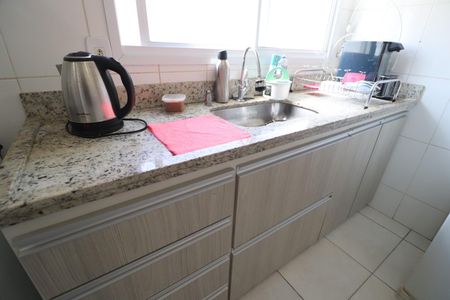 Apartamento para alugar com 72m², 2 quartos e 2 vagasCozinha