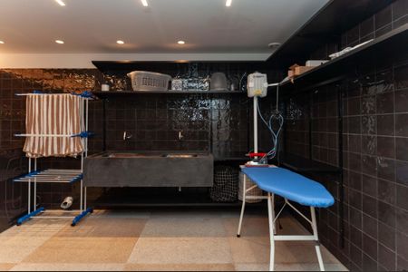 Apartamento para alugar com 80m², 2 quartos e 2 vagasÁrea Comum - Lavanderia