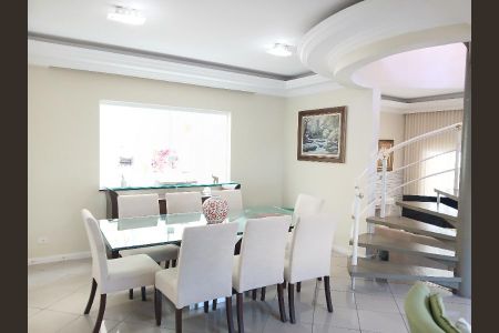 Foto 02 de casa à venda com 4 quartos, 217m² em Adalgisa, Osasco