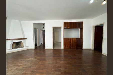 Casa para alugar com 207m², 3 quartos e 3 vagasSala