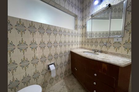 Casa para alugar com 207m², 3 quartos e 3 vagasBanheiro 1