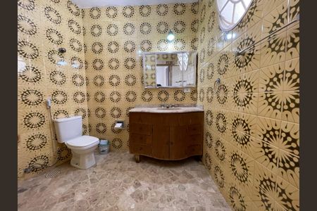 Casa para alugar com 207m², 3 quartos e 3 vagasBanheiro 2