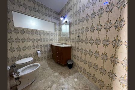 Casa para alugar com 207m², 3 quartos e 3 vagasBanheiro 1