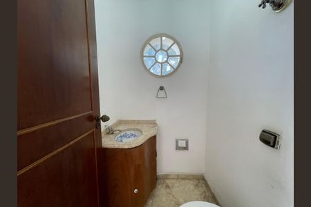 Casa para alugar com 207m², 3 quartos e 3 vagasBanheiro 3