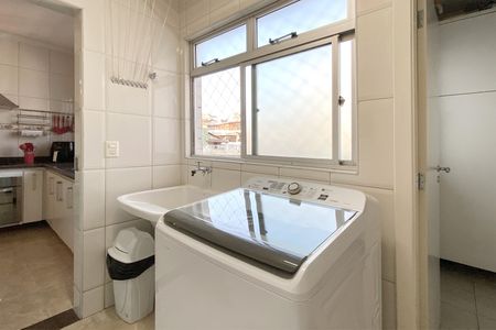 Apartamento à venda com 126m², 4 quartos e 3 vagas Apartamento à venda com 126m², 4 quartos e 3 vagasÁrea de Serviço