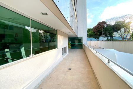 Apartamento à venda com 126m², 4 quartos e 3 vagas Apartamento à venda com 126m², 4 quartos e 3 vagasÁrea comum - Varanda