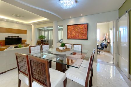 Apartamento à venda com 126m², 4 quartos e 3 vagas Apartamento à venda com 126m², 4 quartos e 3 vagasSala de Jantar