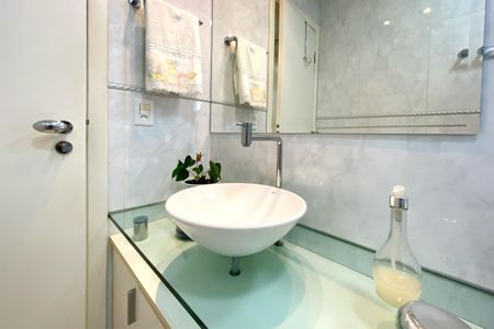 Apartamento à venda com 126m², 4 quartos e 3 vagas Apartamento à venda com 126m², 4 quartos e 3 vagasBanheiro