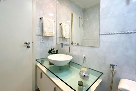 Apartamento à venda com 126m², 4 quartos e 3 vagas Apartamento à venda com 126m², 4 quartos e 3 vagasBanheiro